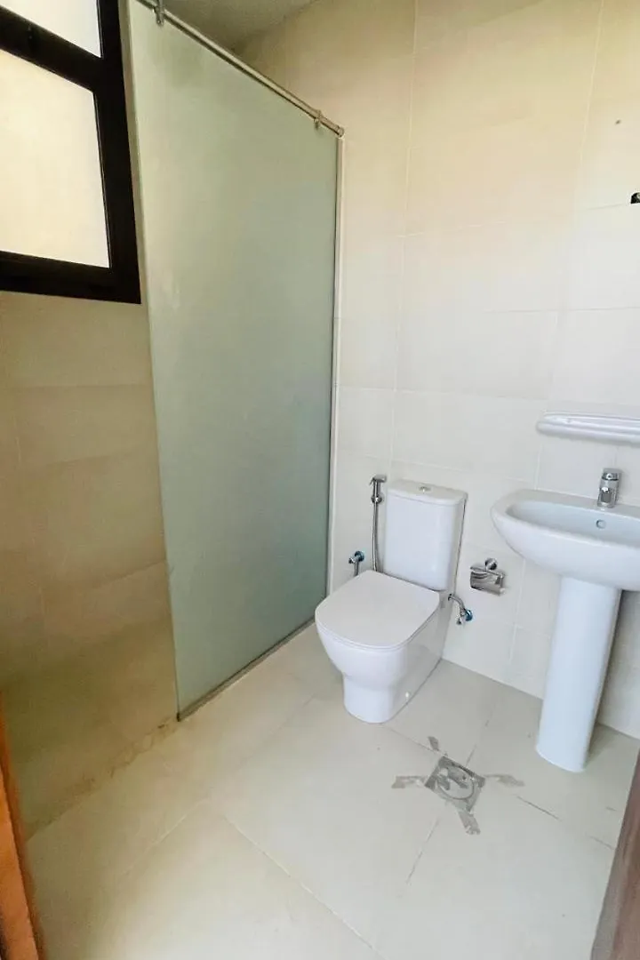 Séjour chez l'habitant Furnished Room Available For Rent In New Shahama For Short Stay Abou Dabi